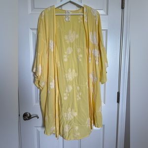 SOLD- Sadie & Sage Embroidered Cardigan Kimono